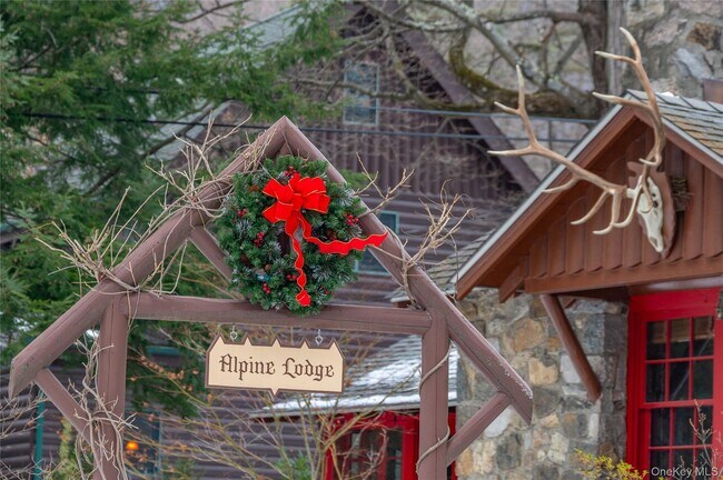 Foto del edificio - 6 Alpine Rd