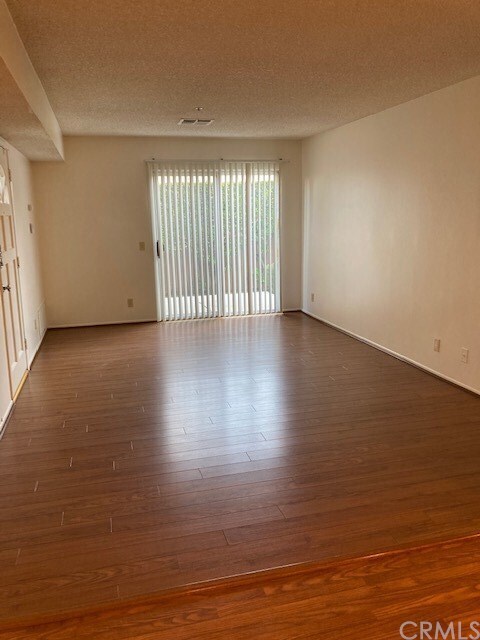Foto del edificio - 8021 4th St