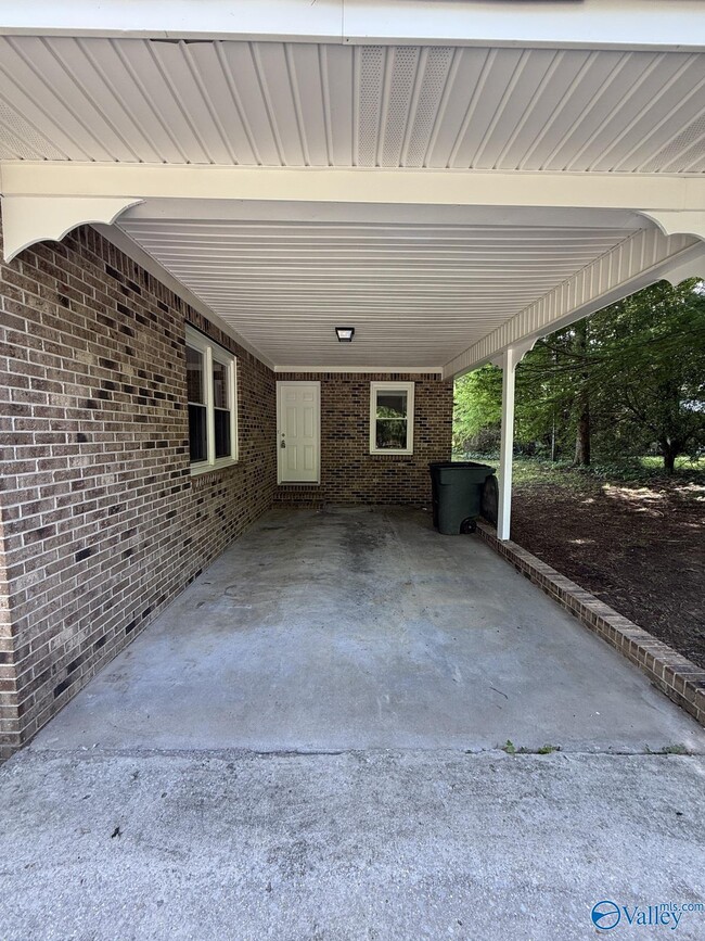 Building Photo - 315 Monroe Nunley Rd