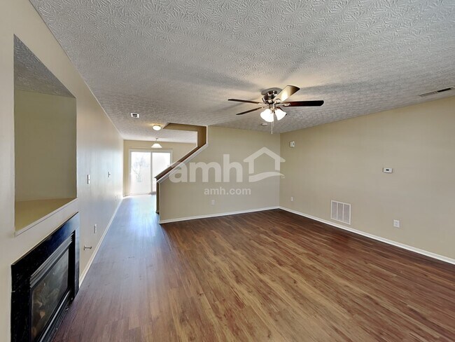Foto del edificio - 5979 Haydens Crossing Blvd