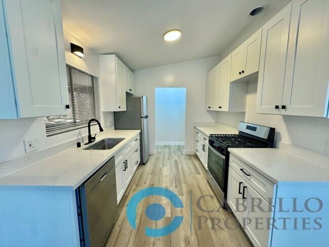 Foto del edificio - 3182 Central Ave
