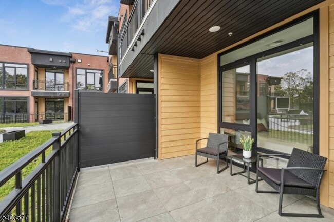 Foto del edificio - 140 W Webster Ave