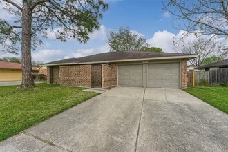 Building Photo - 7806 Hiawatha St