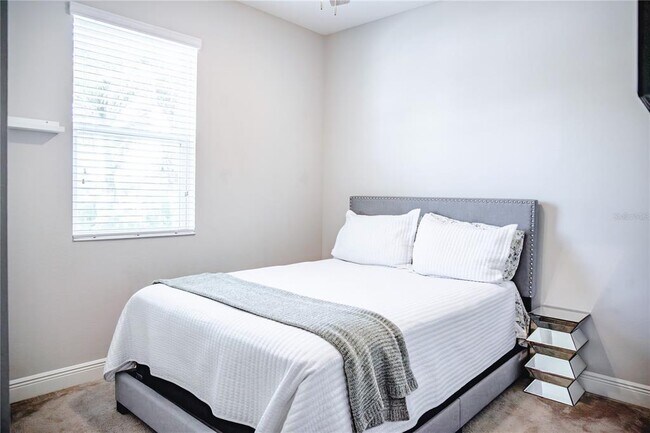Building Photo - 10452 Laguna Plains Dr