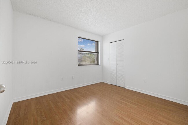 Foto del edificio - 10050 NW 9th St Cir
