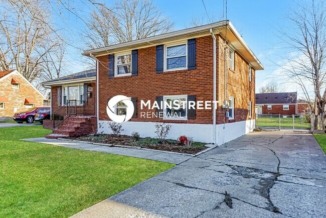 Building Photo - 3 Bedroom Pet-Friendly Home in LOUISVILLE, KY with Main Street Renewal