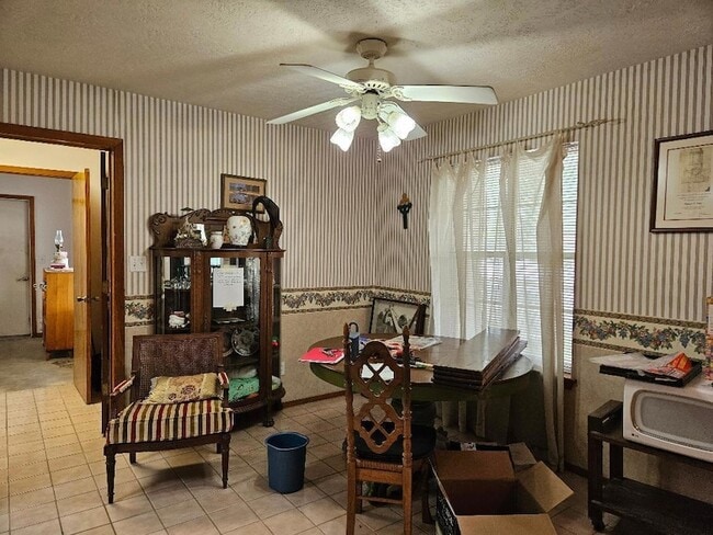 Building Photo - 102 Stubblefield Dr