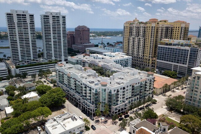 Foto del edificio - 600 S Dixie Hwy