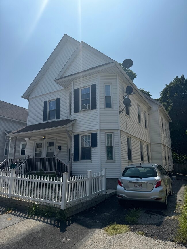 Building Photo - 16 McKinley Rd