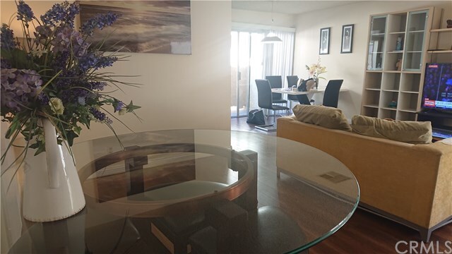 Foto del edificio - 502 W Huntington Dr