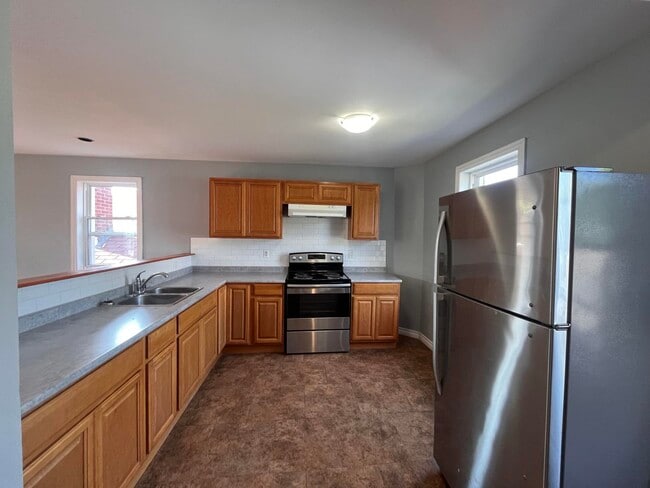 Building Photo - 1 Bedroom / 1 Bathroom Loft Unit Available Now – $1,649/month + Electricity!