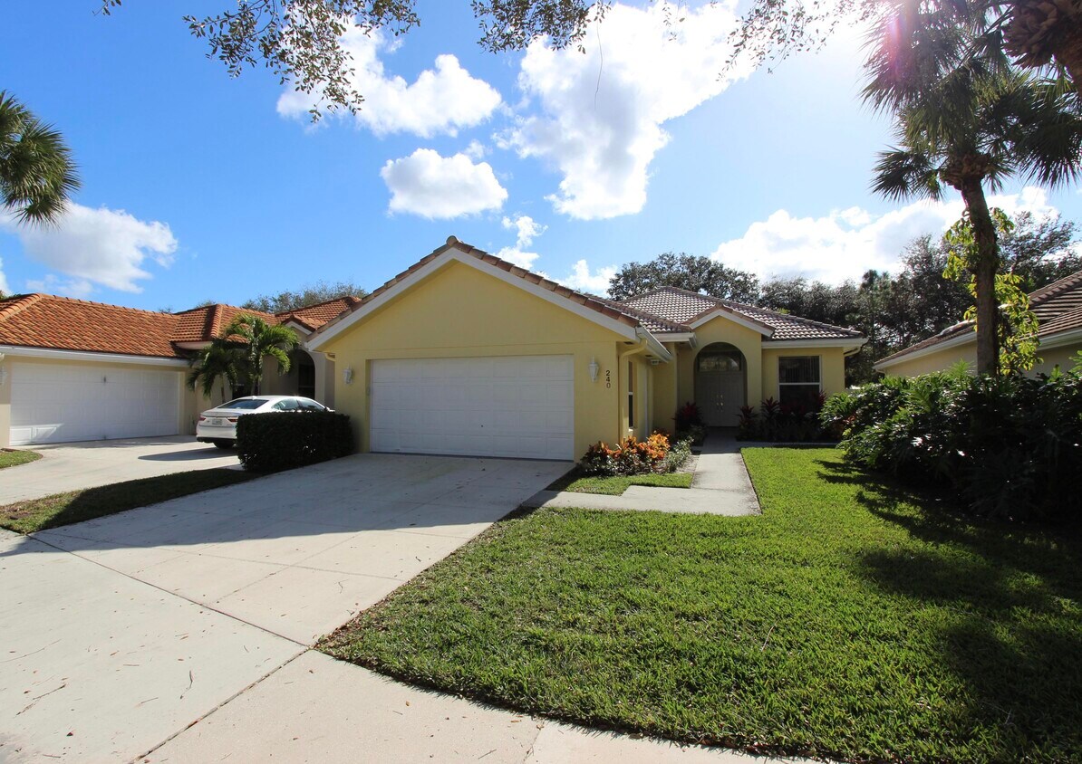 Foto principal - 240 Sussex Cir