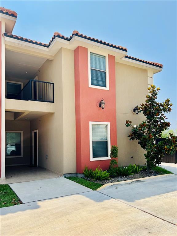 Foto del edificio - 1216 E Pineridge Ave