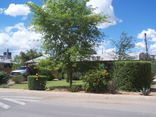 Foto del edificio - 1314 S Bristol Ave