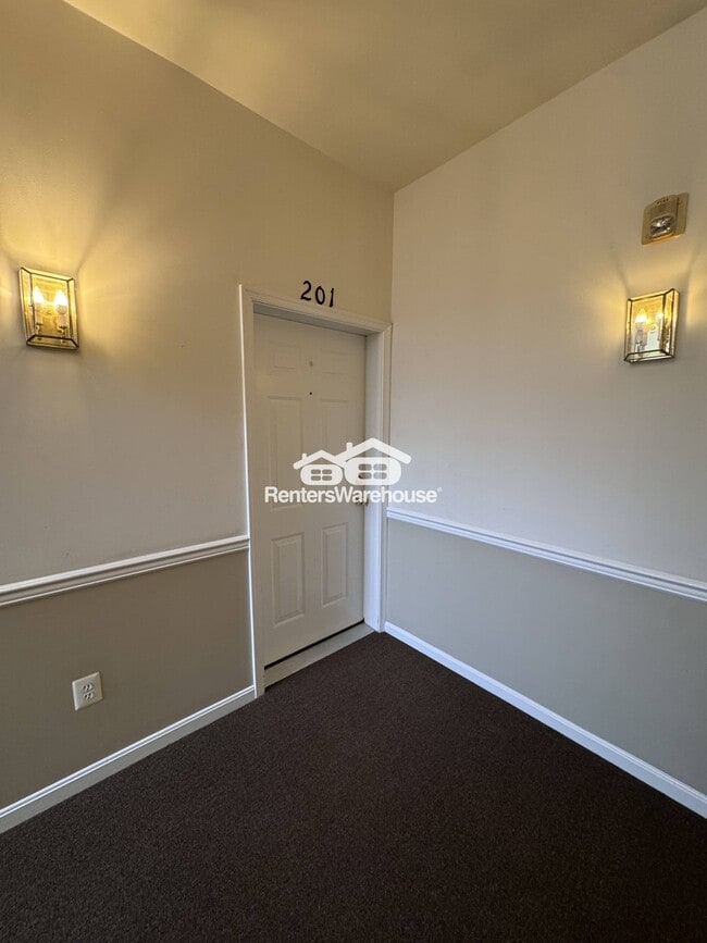 Building Photo - 2155 Scotts Crossing Ct