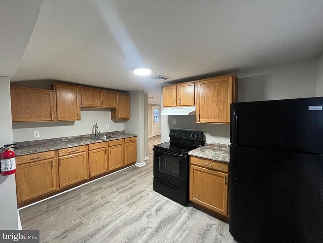 Building Photo - 14 Drexel Dr