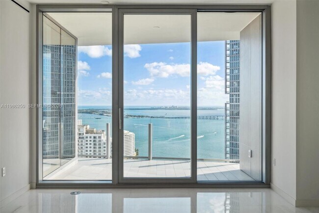 Foto del edificio - 300 Biscayne Blvd Way