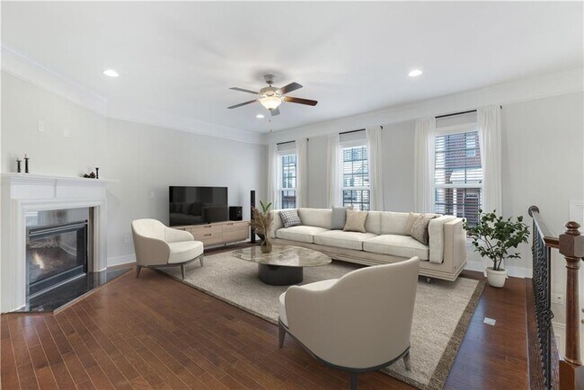 Building Photo - 2541 Sibley Dr