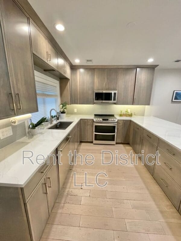 Photo - 1316 Staples St NE House