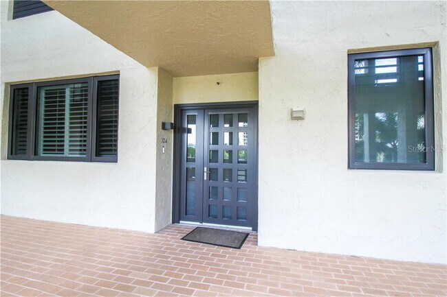 Building Photo - 1125 Gulf of Mexico Dr