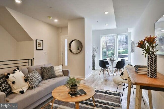 Living & Dining - 23 E Durham St
