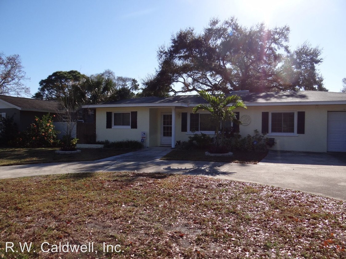 Foto principal - 2680 Fairway Ave S