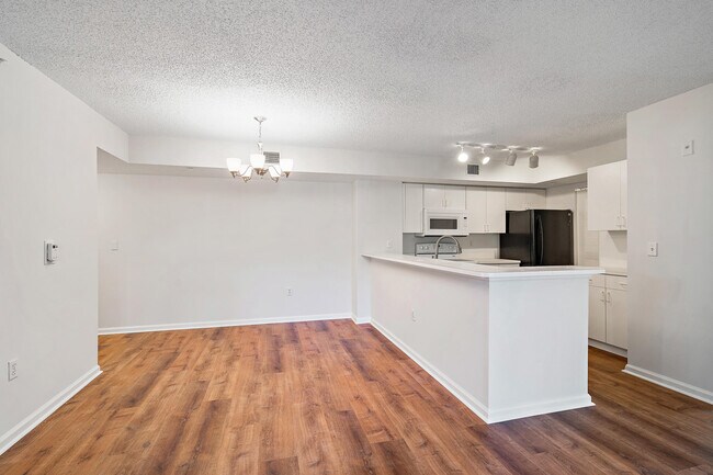 Foto del edificio - 284 Village Blvd