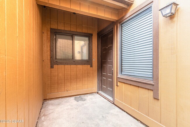 Foto del edificio - 120 Lakewood Village Cir