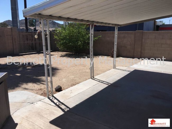 Foto del edificio - 9801 N 11th St