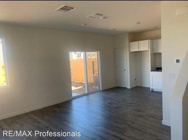 Building Photo - 4 br, 2.5 bath House - 438 Polar Sky Way