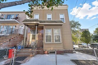 Building Photo - 525 7th St