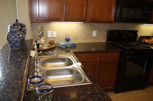 Foto del edificio - 2777 Cresent Lake Dr