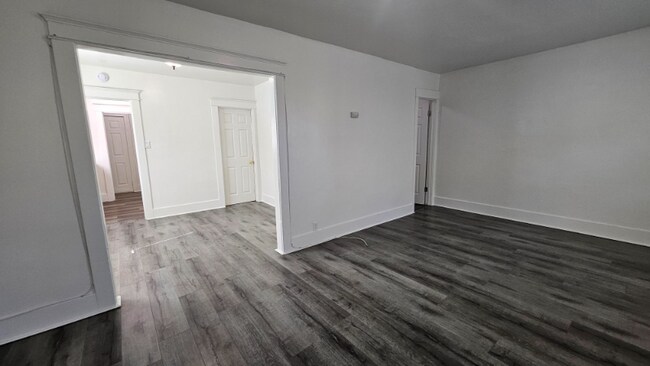 Foto del edificio - 4415 Burns Ave