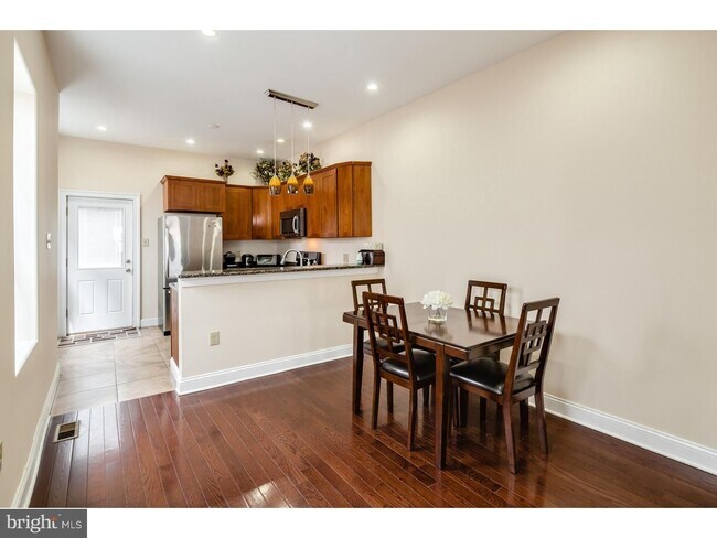 Foto del edificio - Point Breeze 3 Bedroom