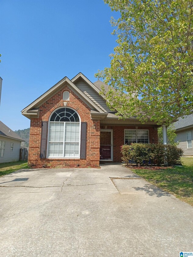 Primary Photo - 4035 Forest Lakes Rd