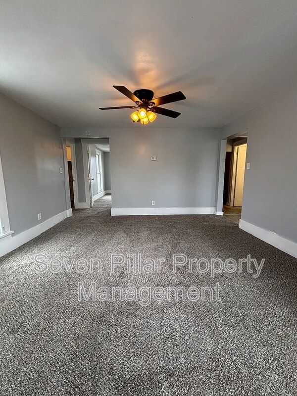 Foto del edificio - 703 E 4th St