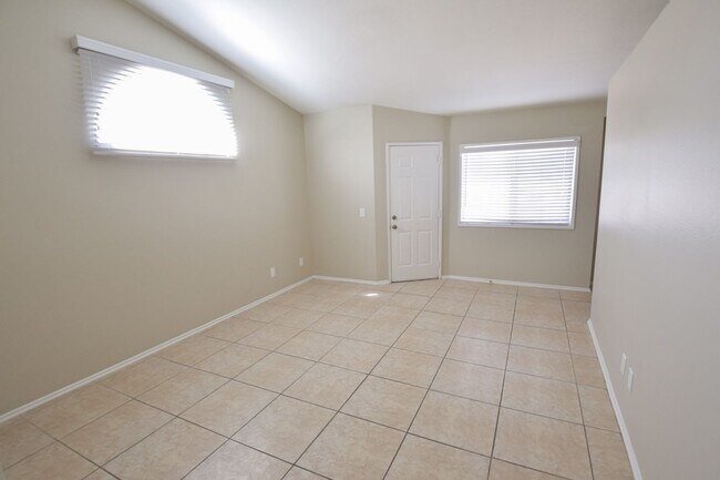 Foto del edificio - 100 Spectacular Bid St