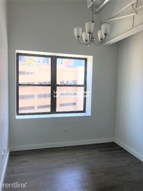 Building Photo - 630 E Lake St