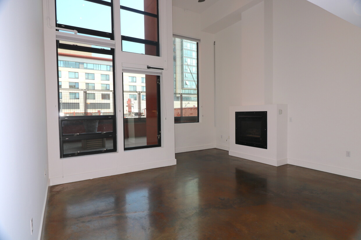 Primary Photo - 200 Townsend St