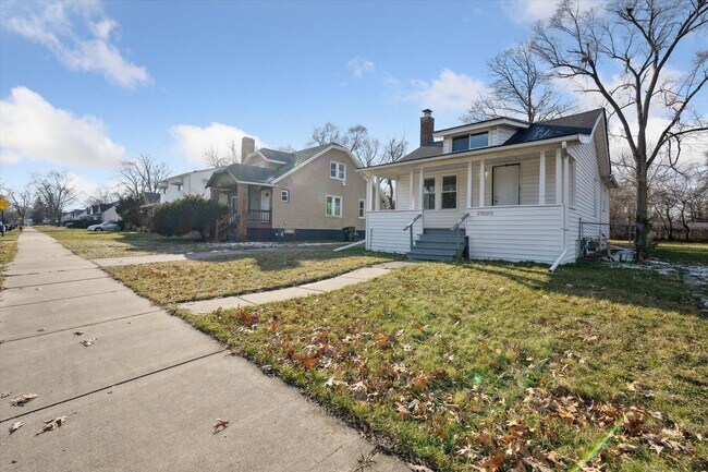 Foto del edificio - Cute 2 Bed 1 Bath Remodeled Home W/basemen...