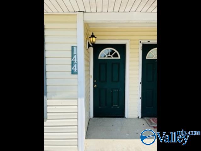 Foto principal - 140 Kinney Rd