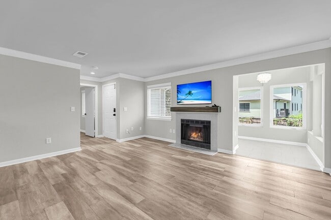 Building Photo - 266 Alexandra Dr
