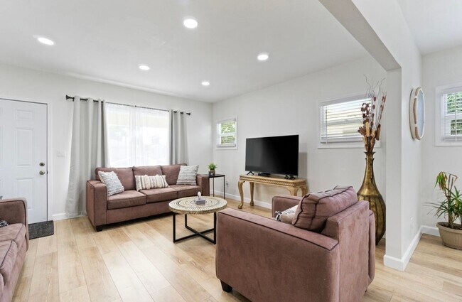 Foto del edificio - Single Family Home