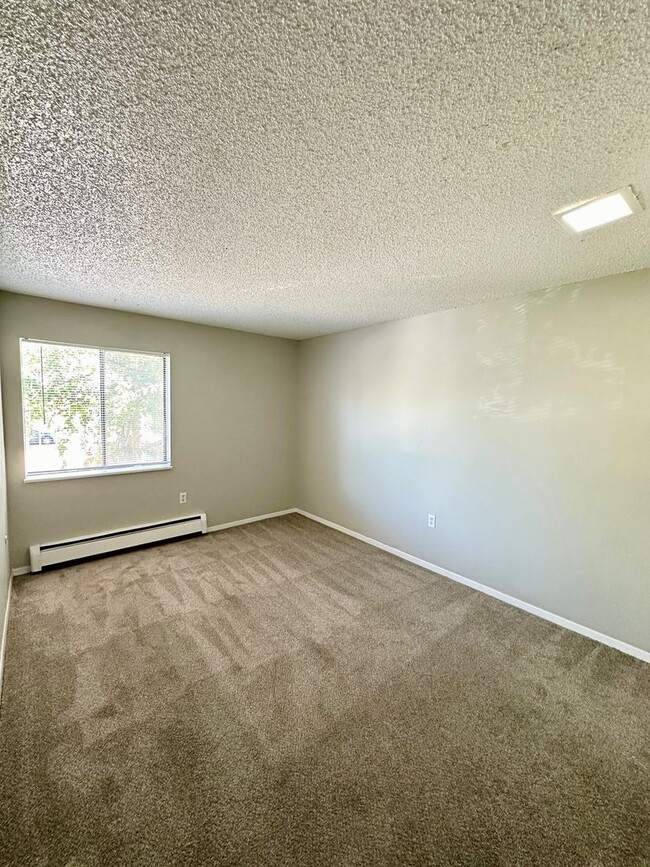 Building Photo - Charming 2 Bedroom in Aurora.