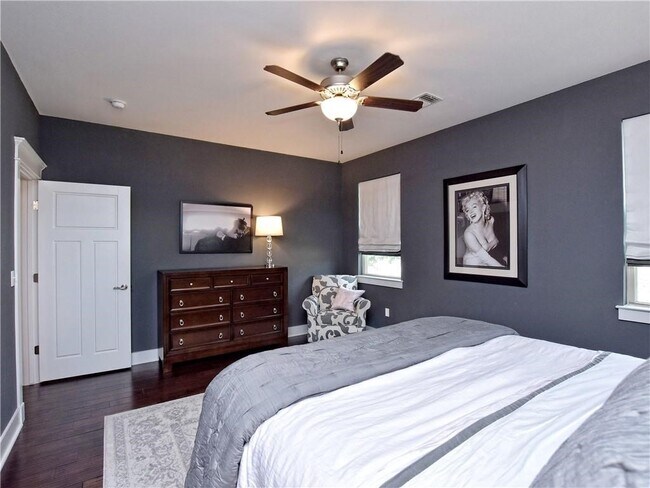 Foto del edificio - 10911 Rock Island Dr