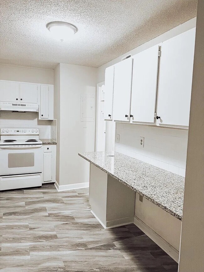Foto del edificio - Room in Apartment on N Hamilton St