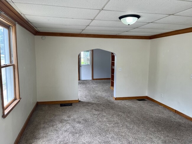 Building Photo - 411 Massillon St