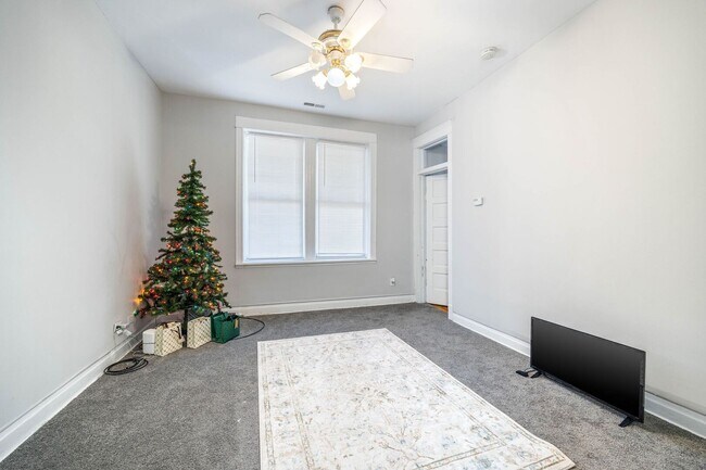 Foto del edificio - 928 S Claremont Ave