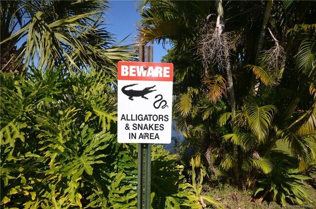 Foto del edificio - 1566 SE Royal Green Cir