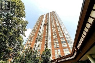 Building Photo - 7 Concorde Pl